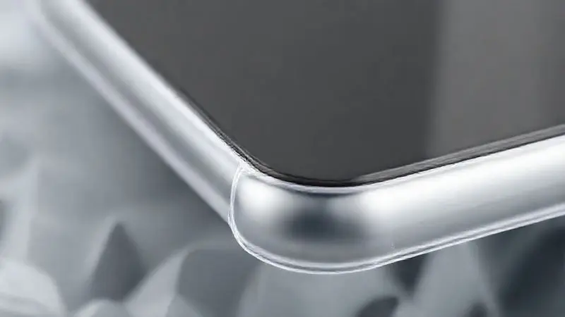 Render 3D mostrando a densidade e resistência de um material duro de capa de celular, como policarbonato, em uma estrutura protetora.