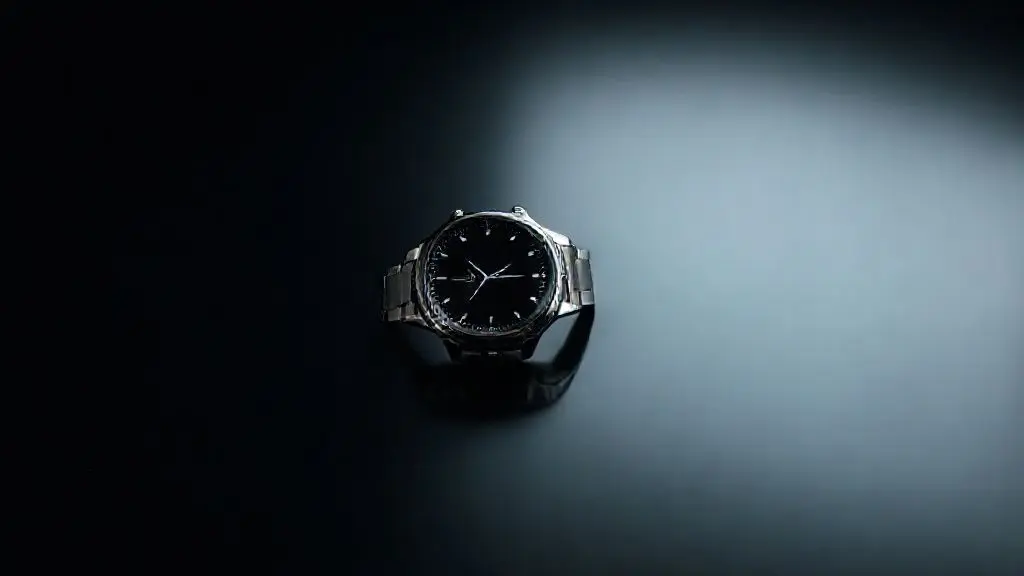 Smartwatch moderno e elegante, sem marca, em fotografia de estúdio com iluminação profissional, destacando a tela e pulseira.